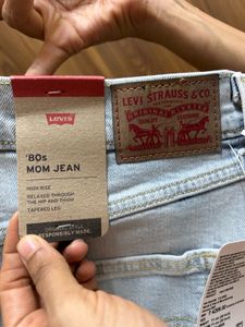 New With tags Levi’s mom Jeans