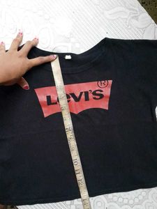 Levi’s Tee