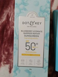 Dot &amp; Key Blueberry Barrier Repair Sunscreen Spf50