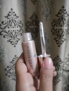 Swiss Beauty Highlighter With branded Nail Polish