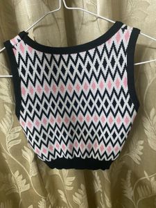 Diamond Pattern Crop Tank Top