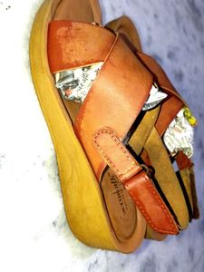 Aerowalk Leather Sandals