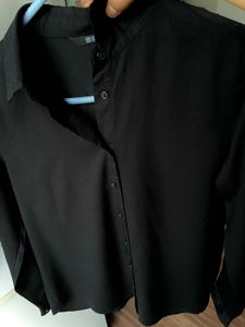 Uniqlo Black Button-Down shirt