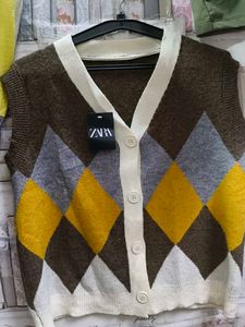 Sleevless Sweater For Girls