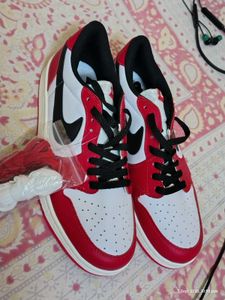 Aj1 Low Chicago