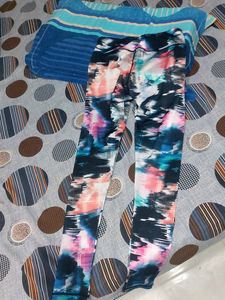 Multicolour Strechable Gym Tights