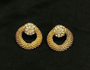 Golden Studs 🪙