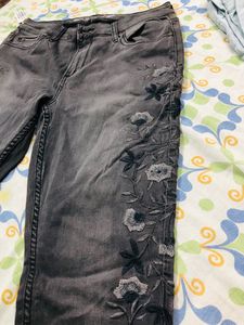 New Design Pant Look Like Jump Pant Beautiful Flower Print Black As White Colour Shade