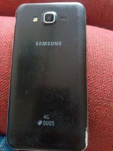 Samsung Galaxy J7