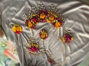 Free Mangtika With Haldi Set