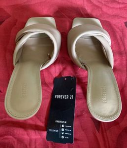 FOREVER 21 Nude Heels
