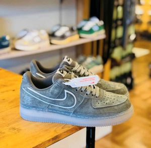 *NIKE AIRFORCE REIGN CHAMP GREY*