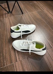 Puma Sneakers