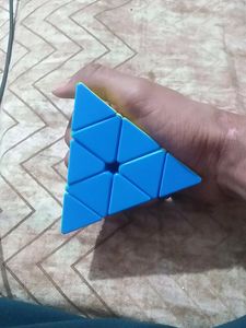 Rubik&#39;s Piramid