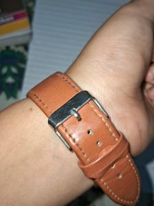 wrist watch witnout battery or cell