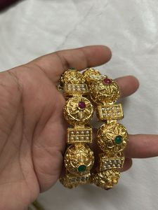 Royal Design Gold-Plated Bangles with Pearl Detail