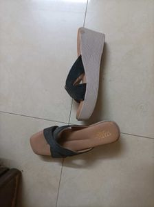 Stario Crisscross Sandals