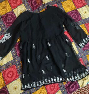 Black Embroidered Kurta