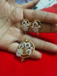 Beutiful Pendant Set
