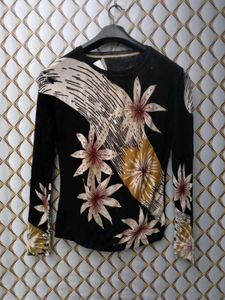 New With Tag Korean Floral Knit Top