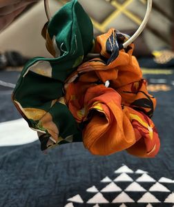 Floral Print Scrunchie Set