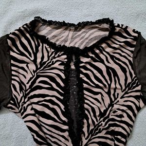 Y2k Vintage Zebra Print Top with Lace Details