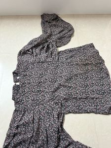 Beautiful Top With Trendy Sleeves