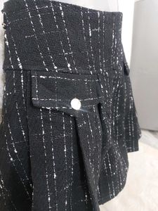 Tweed black short-skirt