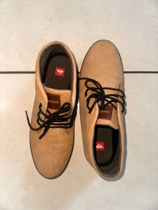 QUIKSILVER BROWN LEATHER SNEAKERS