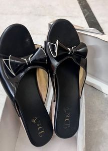 Chic Black Bow Detail Flats
