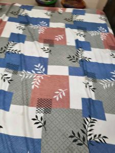 Like New Elastic Bedsheet With 2 Pillow Covers