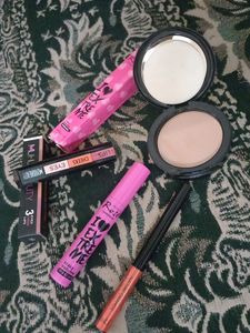 Full Makeup Kit 🤑