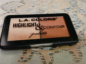 Highlighter And Contour Kit