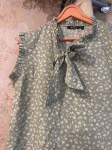 Floral Print Tie Neck Top, Bust-36/38