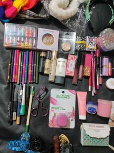 Random 2 Products With Three Freebies😍🎉💥