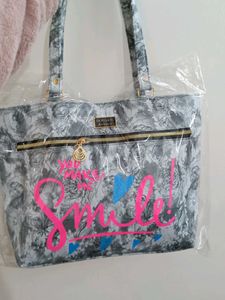 Stylish 'Smile' Tote Bag