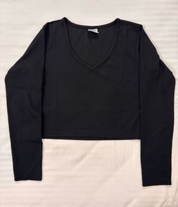 Black Long Sleeve Crop Top