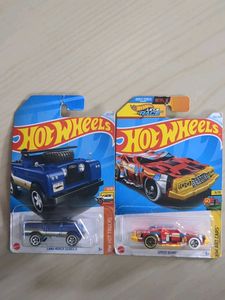 Hot Wheels 2-Pack: Land Rover &amp; Speed Bump