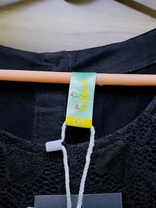 4xl Top