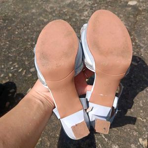 Formal Heel (Size 34)