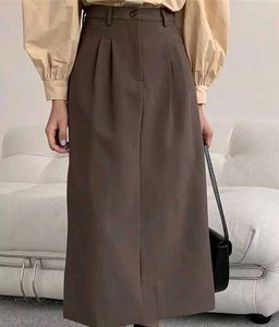 Chic Brown Midi Skirt with Side Pockets