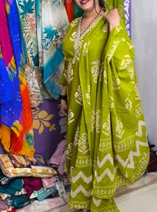 New Unused PureCotton Vneck Embroidery Suit