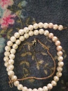 Pearl Necklace with Gold Chain