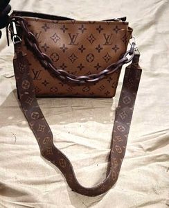Louis Vuitton (Non Automatic)