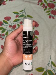 The Dermaco Hyaluronic Tinted Sunscreen Gel
