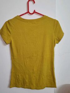 Mustard T-shirt with Rings