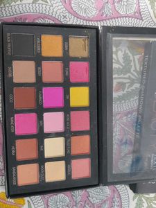 Huda Beauty Eyeshadow Palette