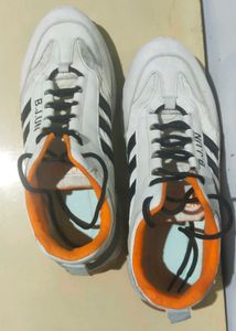 SPORTS SHOES &#34;WHITE AND BLACK&#34;UK-7