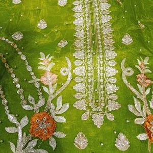 Pakistani stylish Unstitched Suit