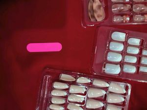 Press-On Nail Set of 8